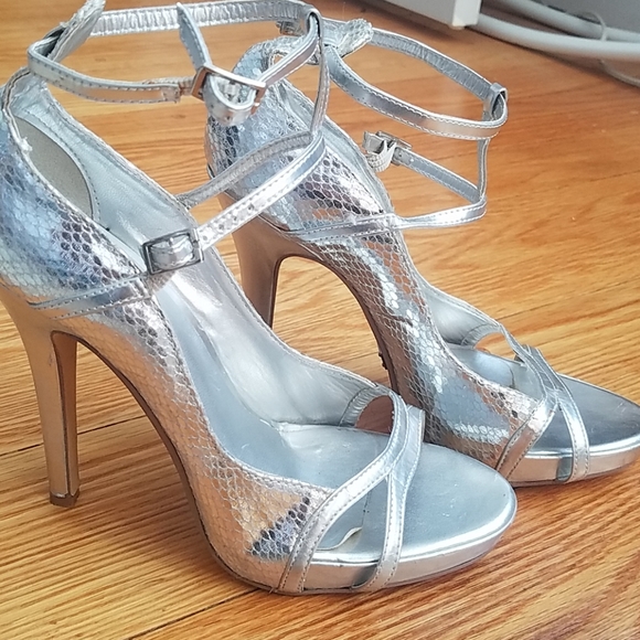 High heels - Picture 2 of 2